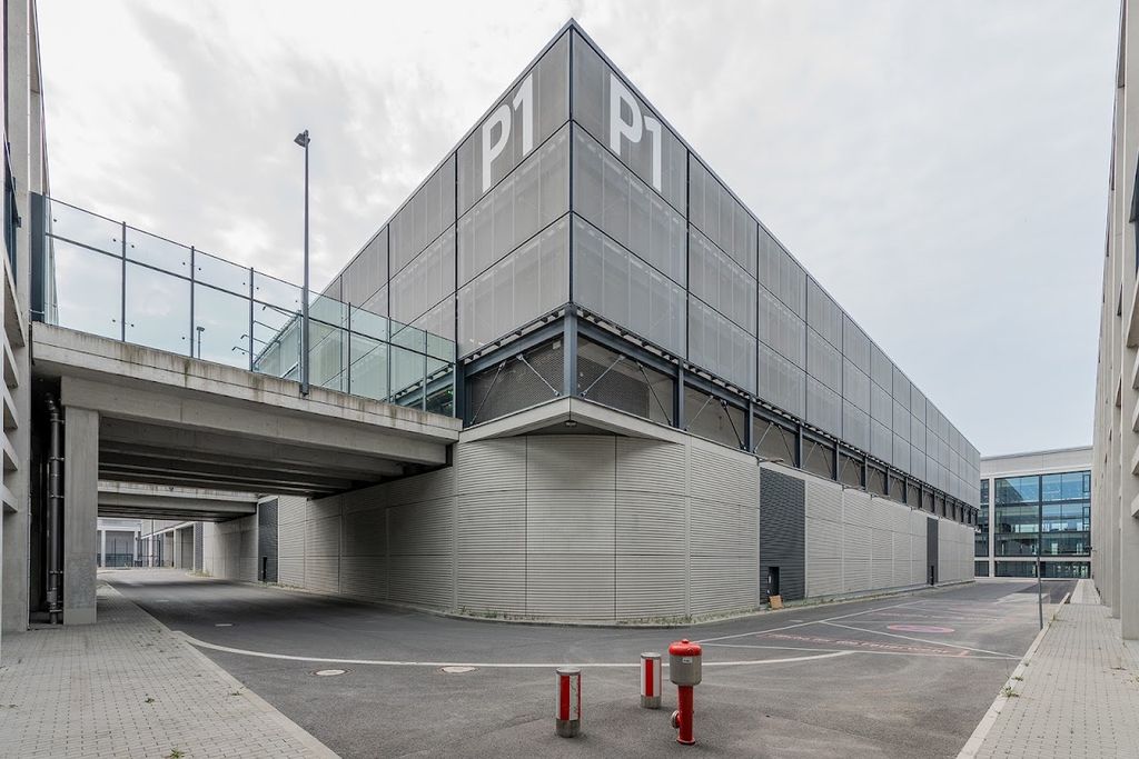Parking P1 Premium - budynek garażu P1 - parking lotnisko Berlin Brandenburg (BER) - zdjęcie 2