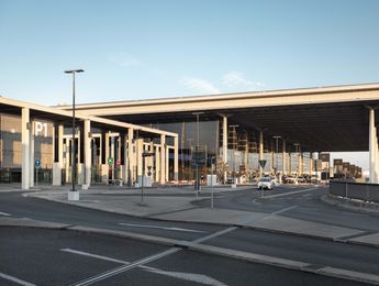 Oficjalny parking P1 Premium - parking lotnisko Berlin Brandenburg (BER) - główne zdjęcie parkingu